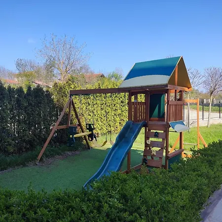 Nelly's Place 10 شقة *