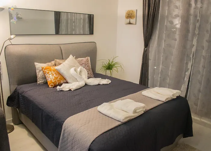 Nelly's Place 10 * شكوربيلوفتسي