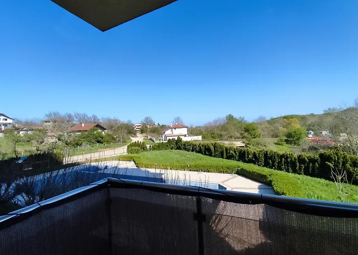 Nelly's Place 10 * شكوربيلوفتسي